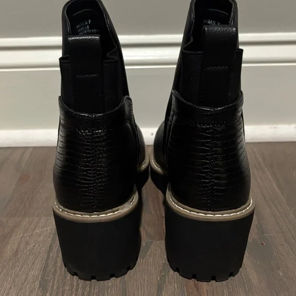 DV by Dolce Vita Black Ankle Booties - Picture 3 of 4